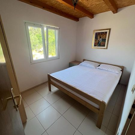 Вилла Kuca Za Odmor Buba, Otok Zut Pristanisce Экстерьер фото